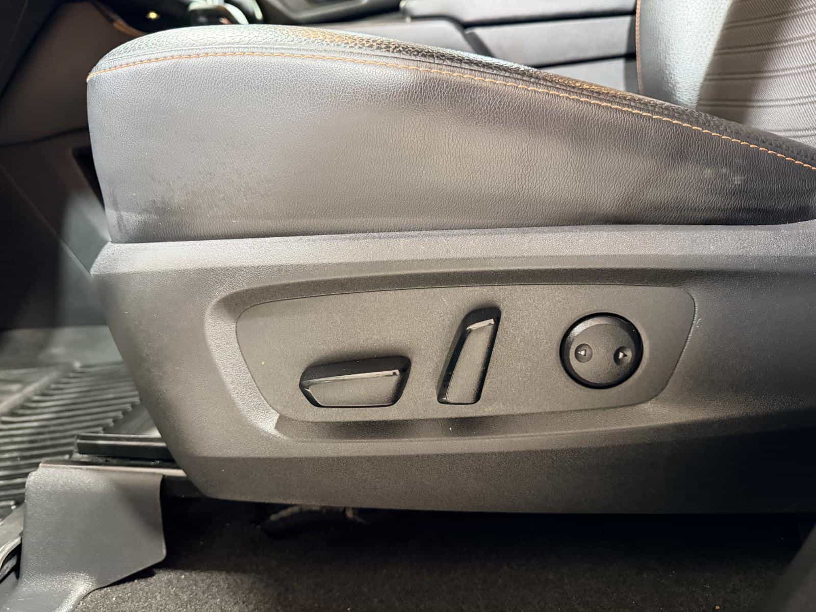 Image 17 Nissan Pathfinder SV 2023