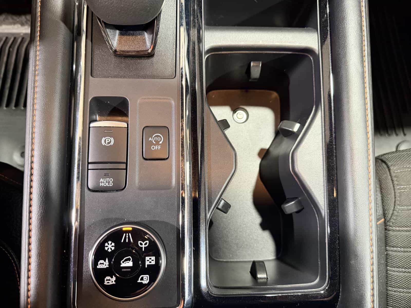 Image 28 Nissan Pathfinder SV 2023