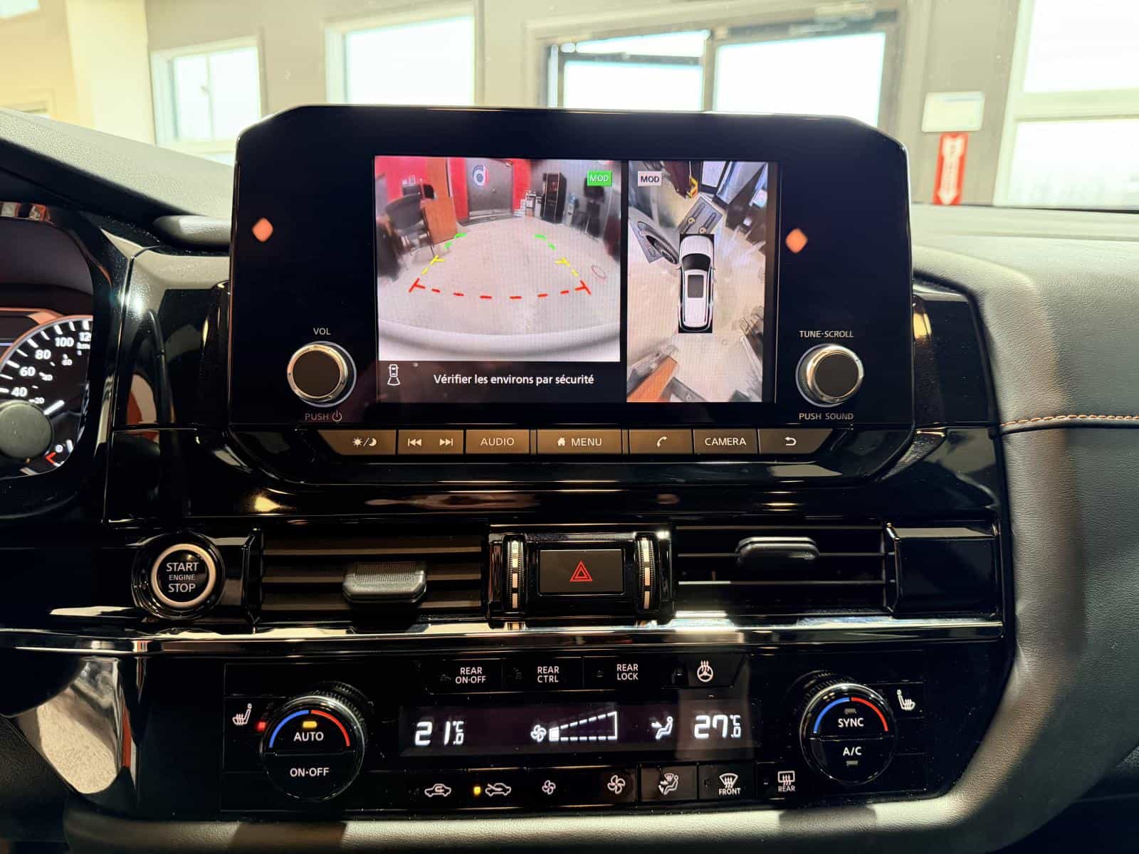 Image 25 Nissan Pathfinder SV 2023