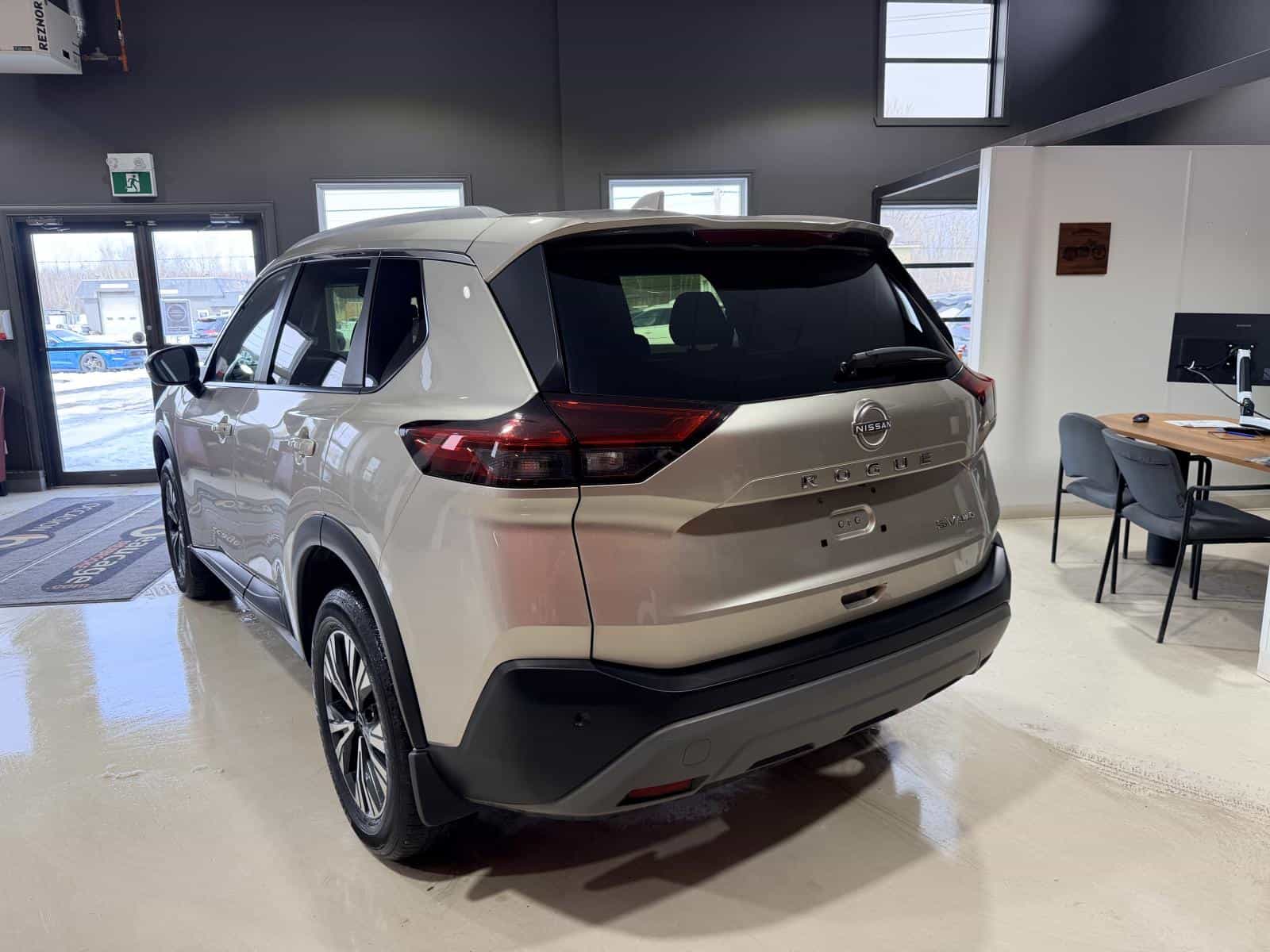 Image 4 Nissan Rogue SV Moonroof 2023