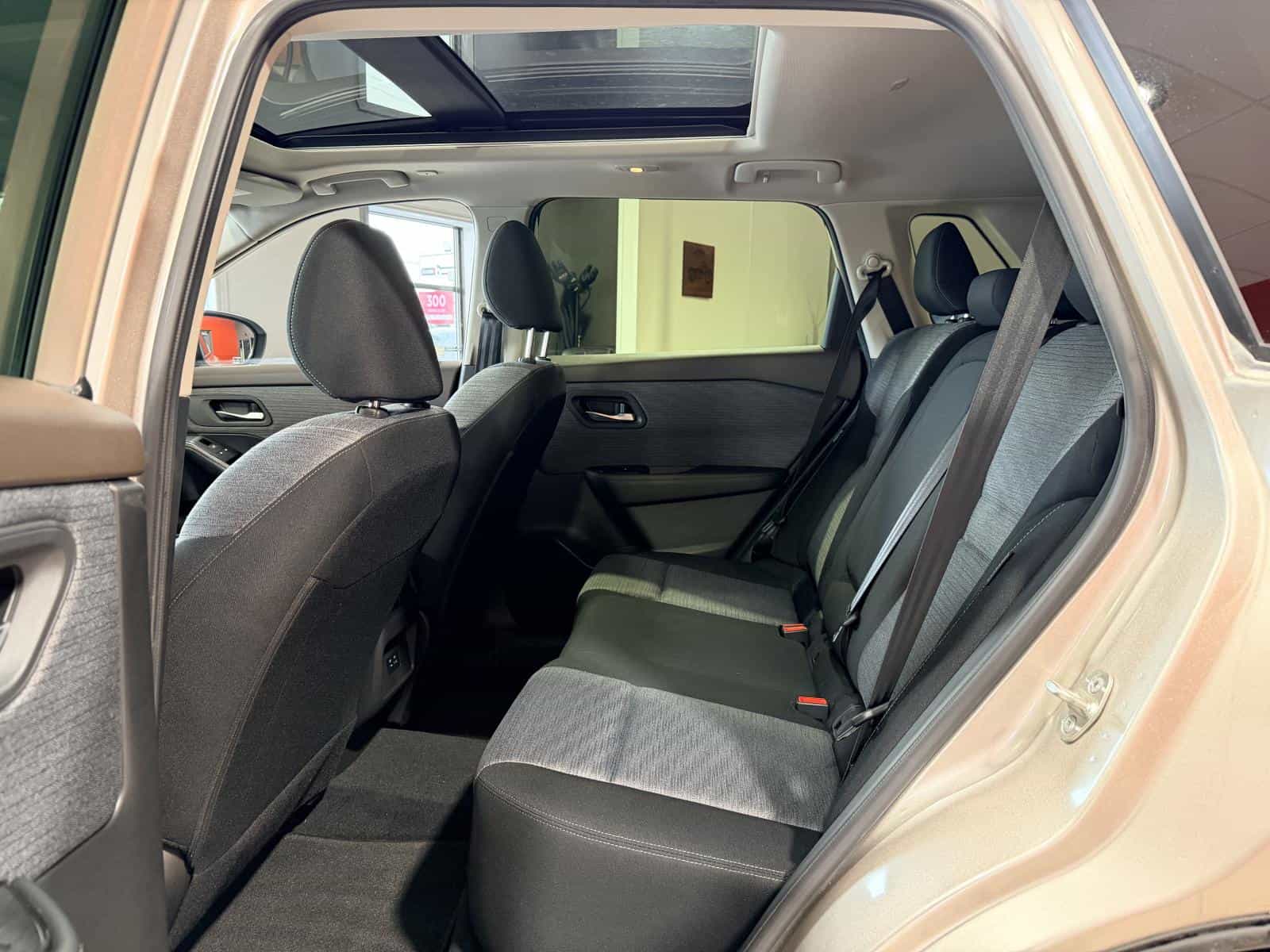 Image 13 Nissan Rogue SV Moonroof 2023