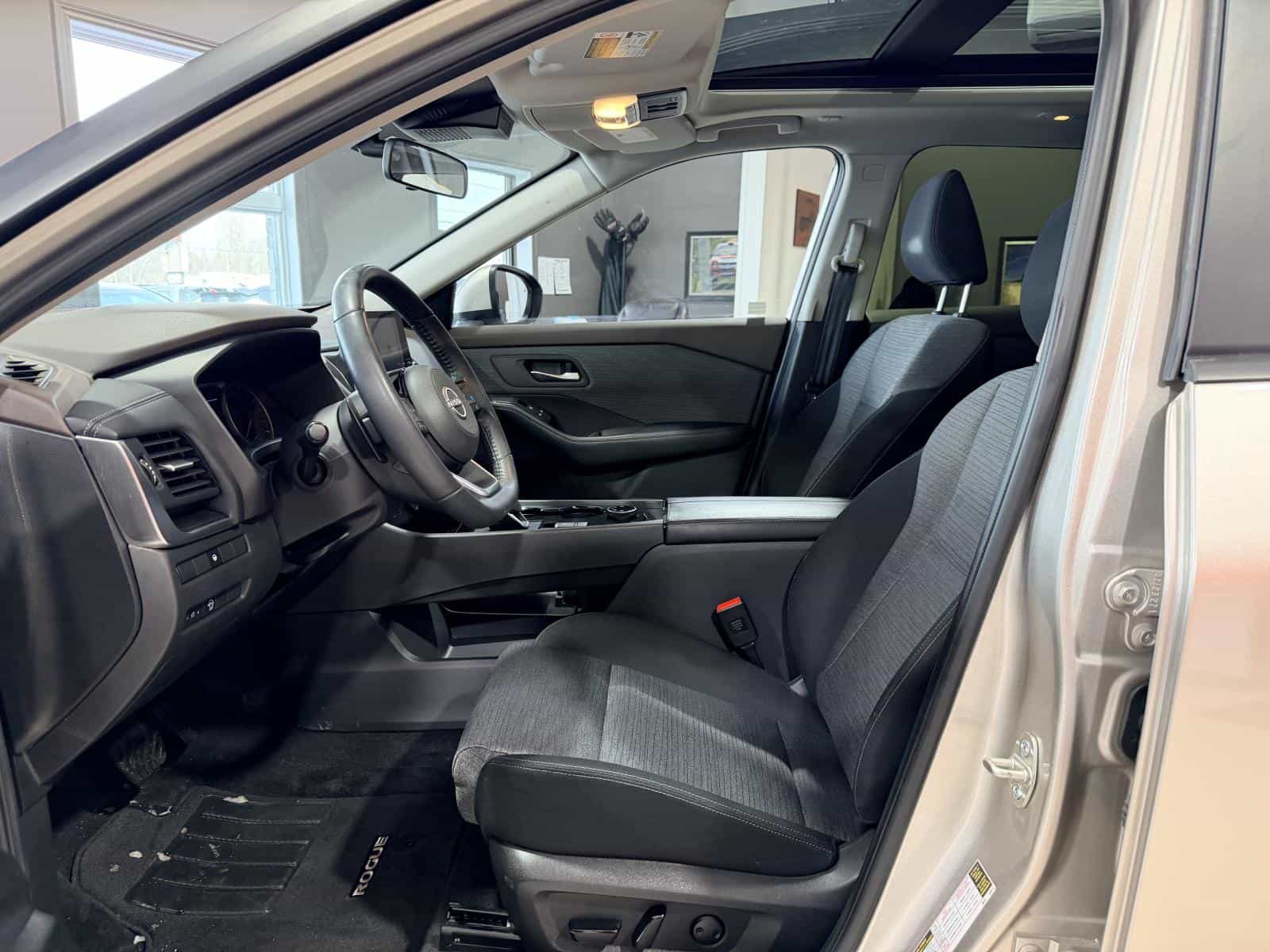 Image 15 Nissan Rogue SV Moonroof 2023