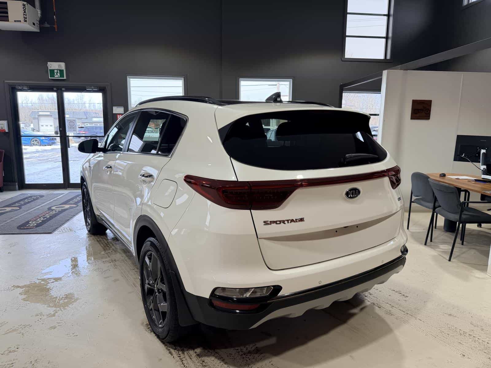 2022 Kia Sportage EX Premium S - Image 4