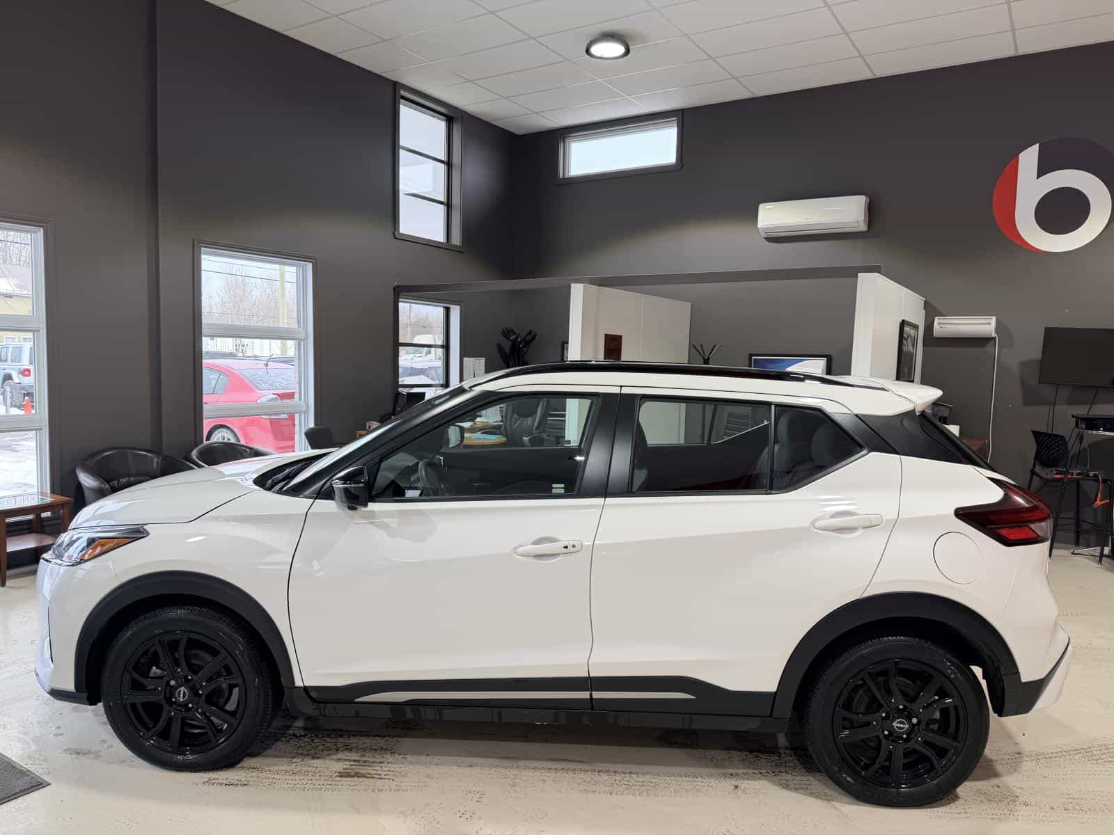 Image 3 Nissan Kicks SR Premium 2024