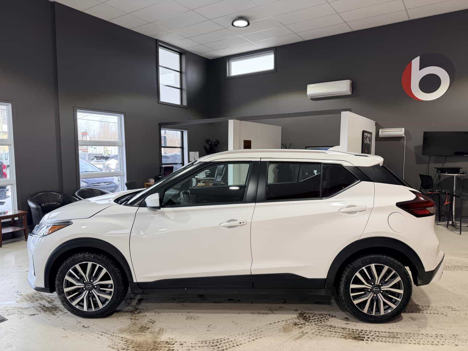 2024 Nissan Kicks SV - Image 3