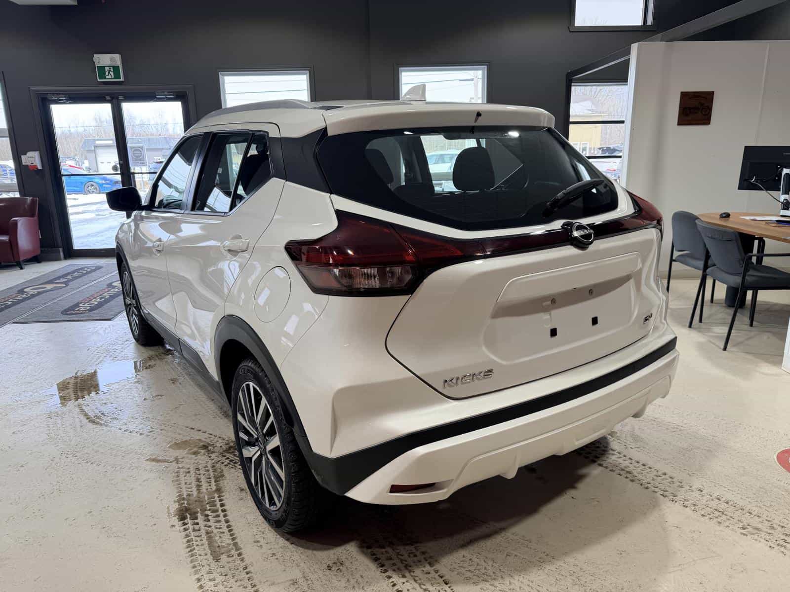 Image 4 Nissan Kicks SV 2024