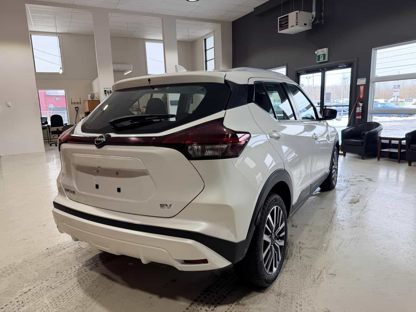 2024 Nissan Kicks SV - Image 8