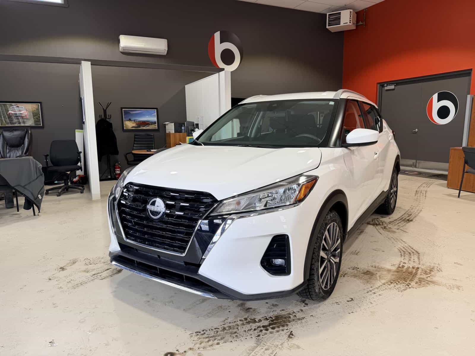 Image 1 Nissan Kicks SV 2024