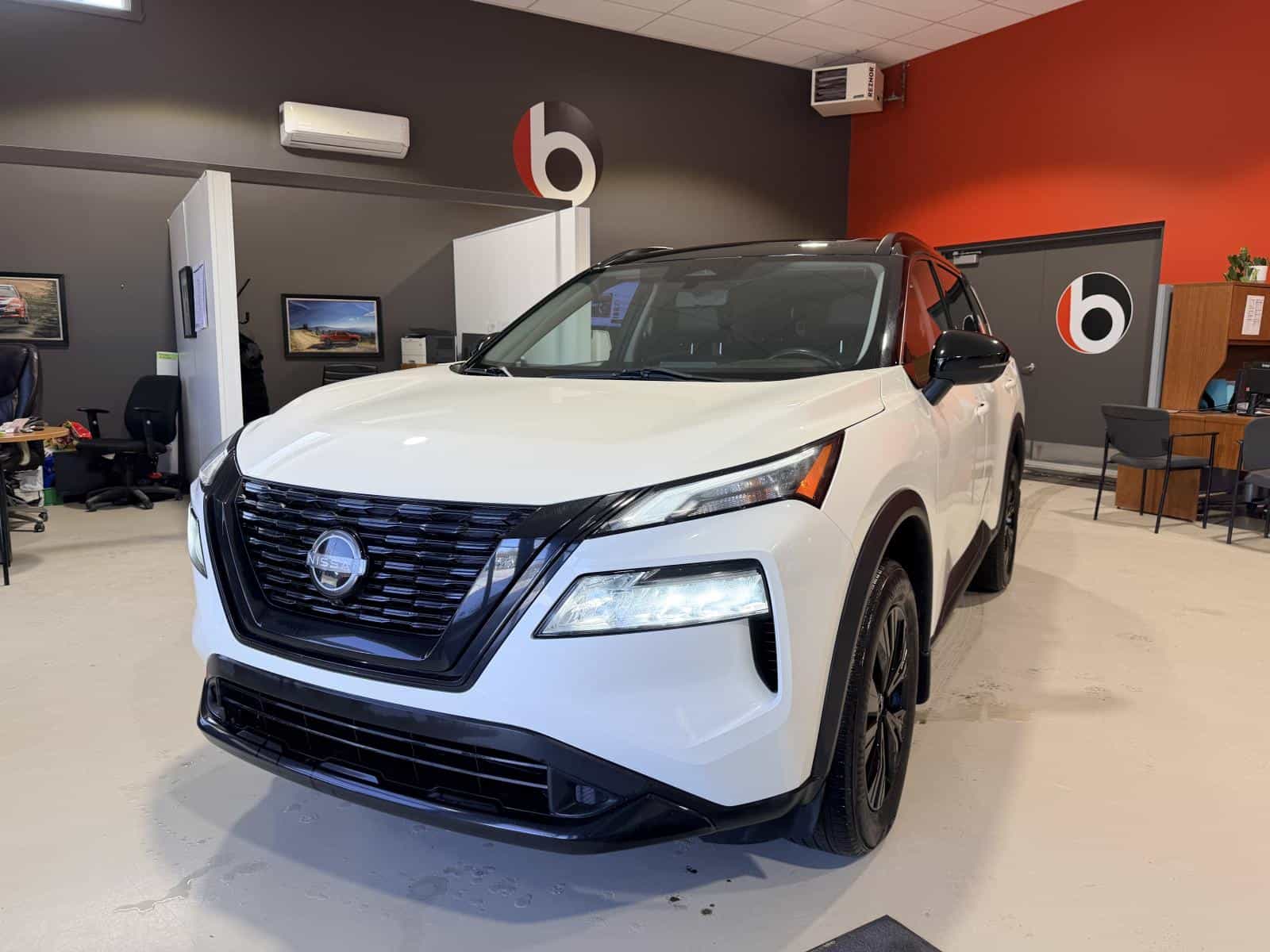 Image 1 Nissan Rogue SV Midnight 2023