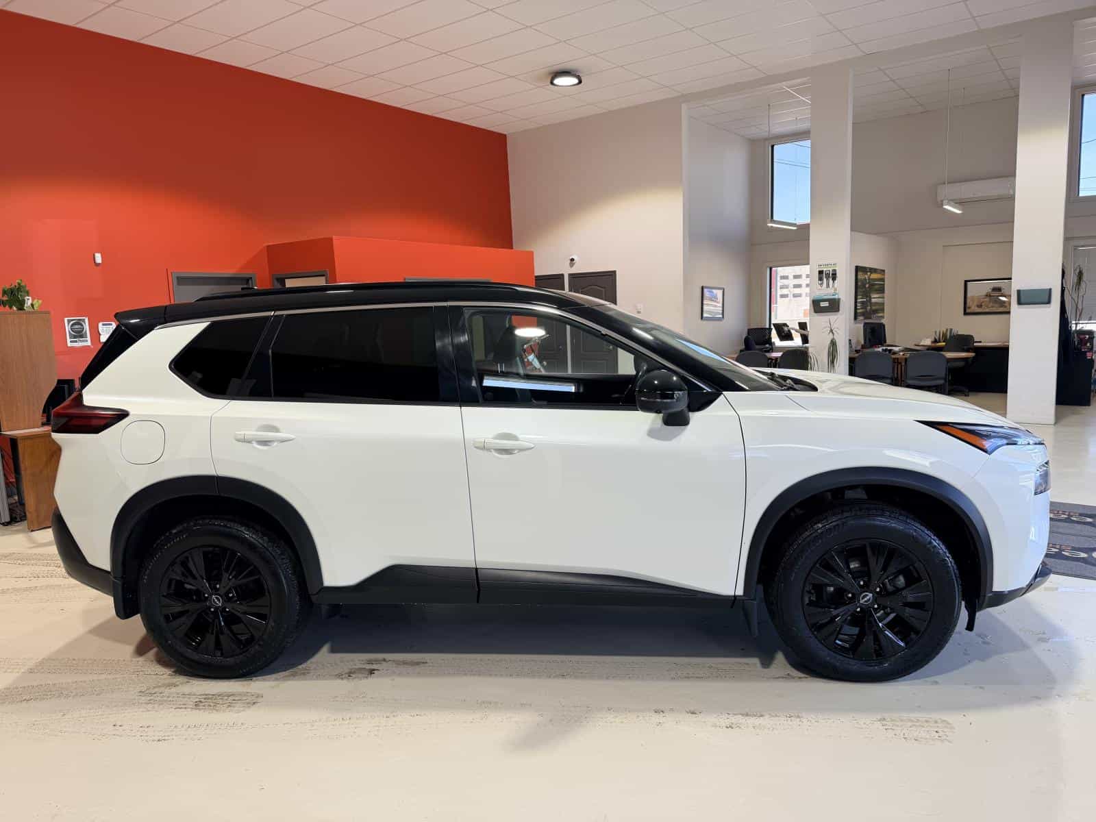 Image 11 Nissan Rogue SV Midnight 2023