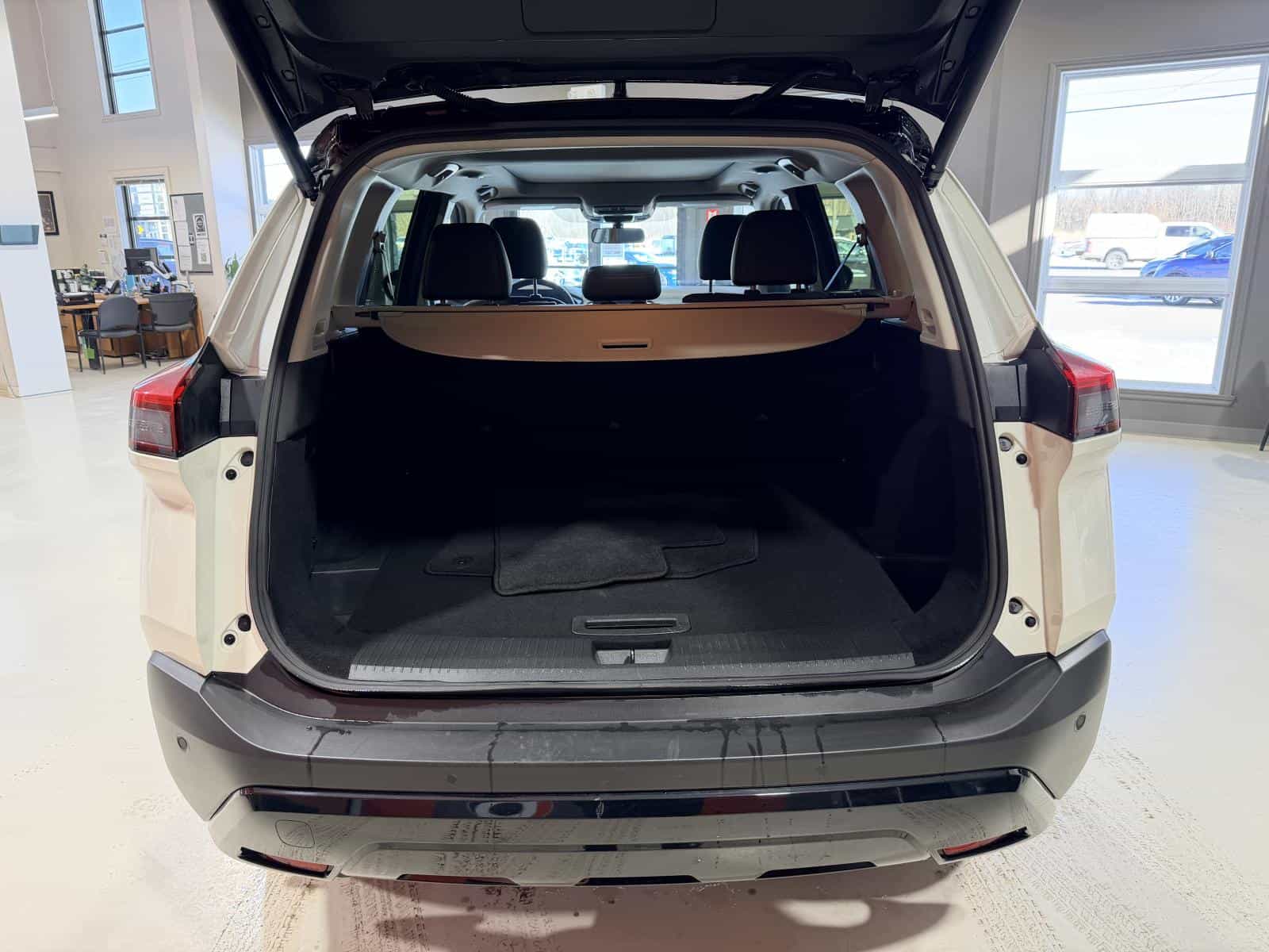 Image 7 Nissan Rogue SV Midnight 2023