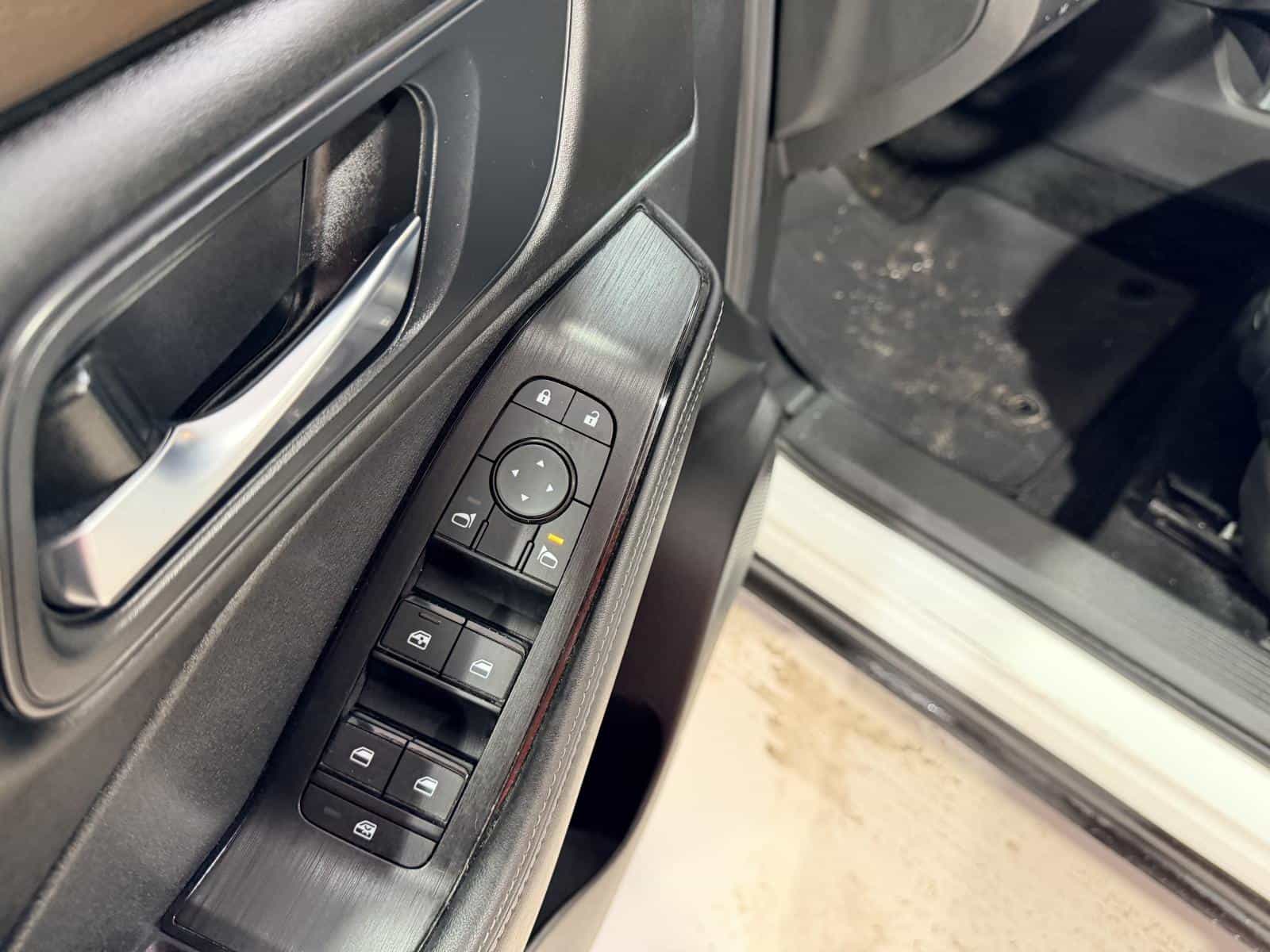 Image 18 Nissan Rogue SV Midnight 2023