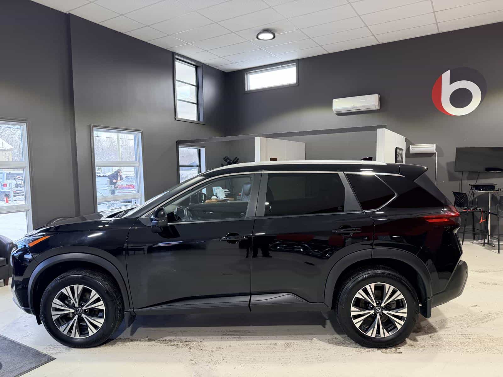 Image 3 Nissan Rogue SV Moonroof 2023