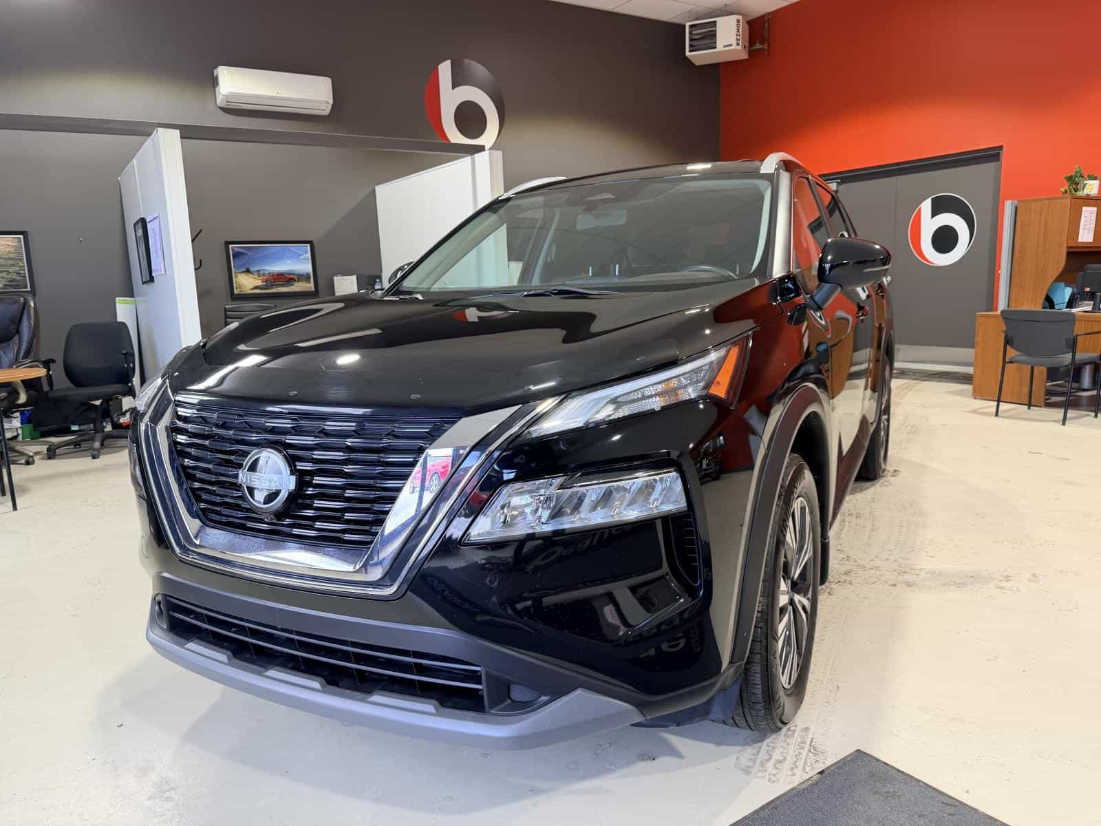 Image 1 Nissan Rogue SV Moonroof 2023