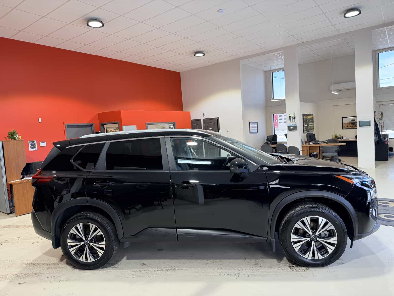 Image 9 Nissan Rogue SV Moonroof 2023