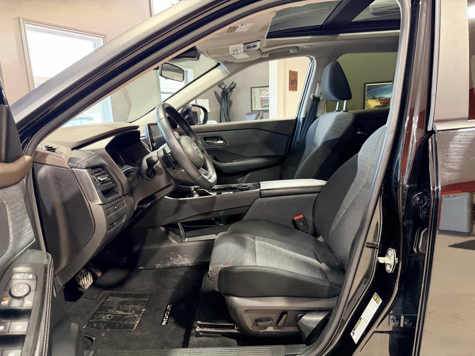 Image 15 Nissan Rogue SV Moonroof 2023