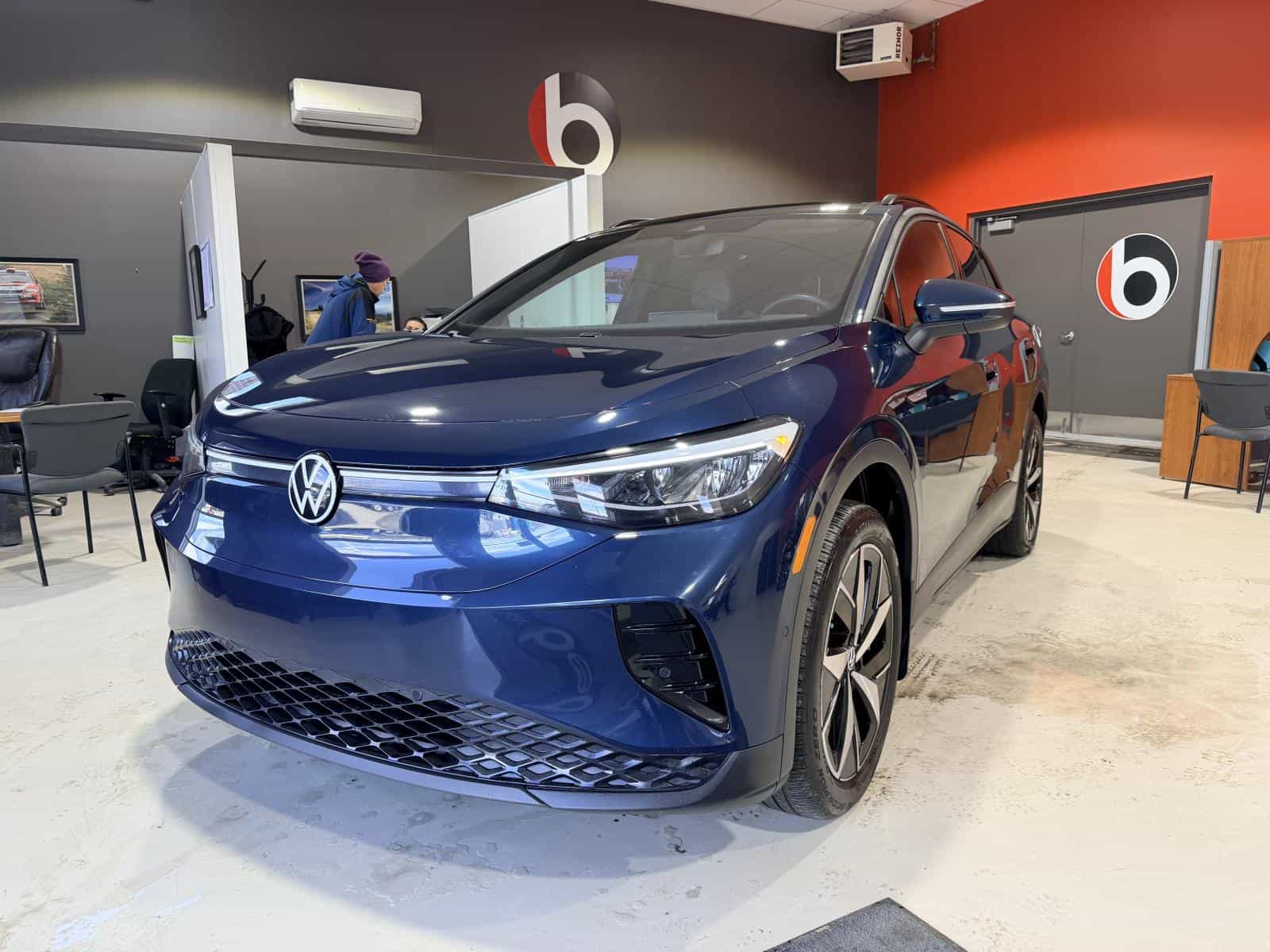 2023 Volkswagen ID.4 Pro - Image 1