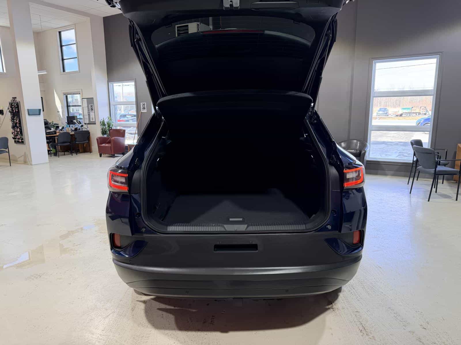 2023 Volkswagen ID.4 Pro - Image 7