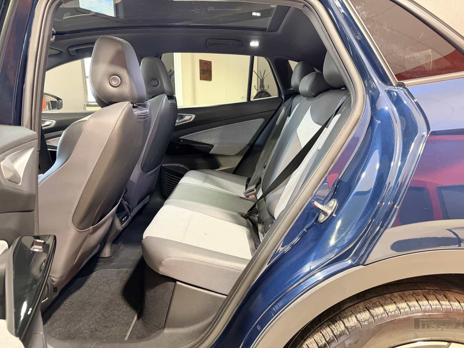 2023 Volkswagen ID.4 Pro - Image 15