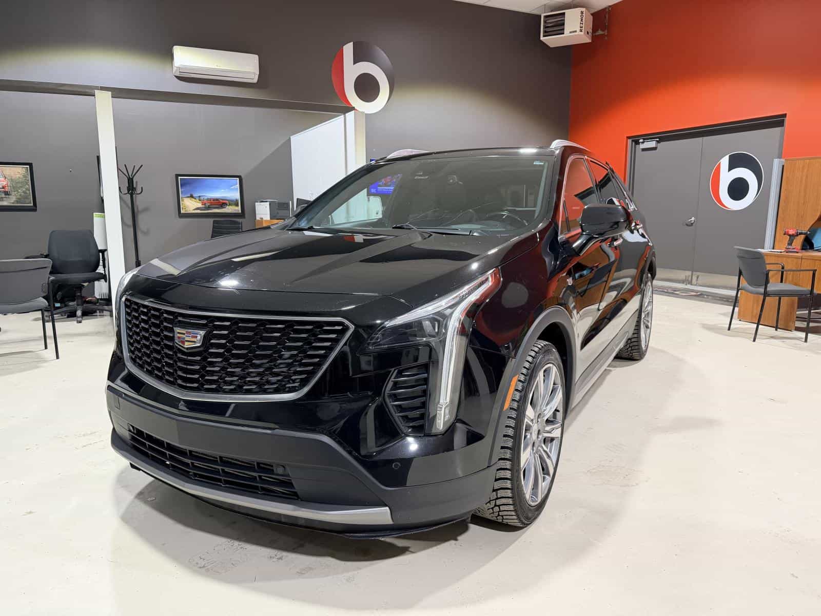 Image 1 Cadillac XT4 Premium Luxury 2019