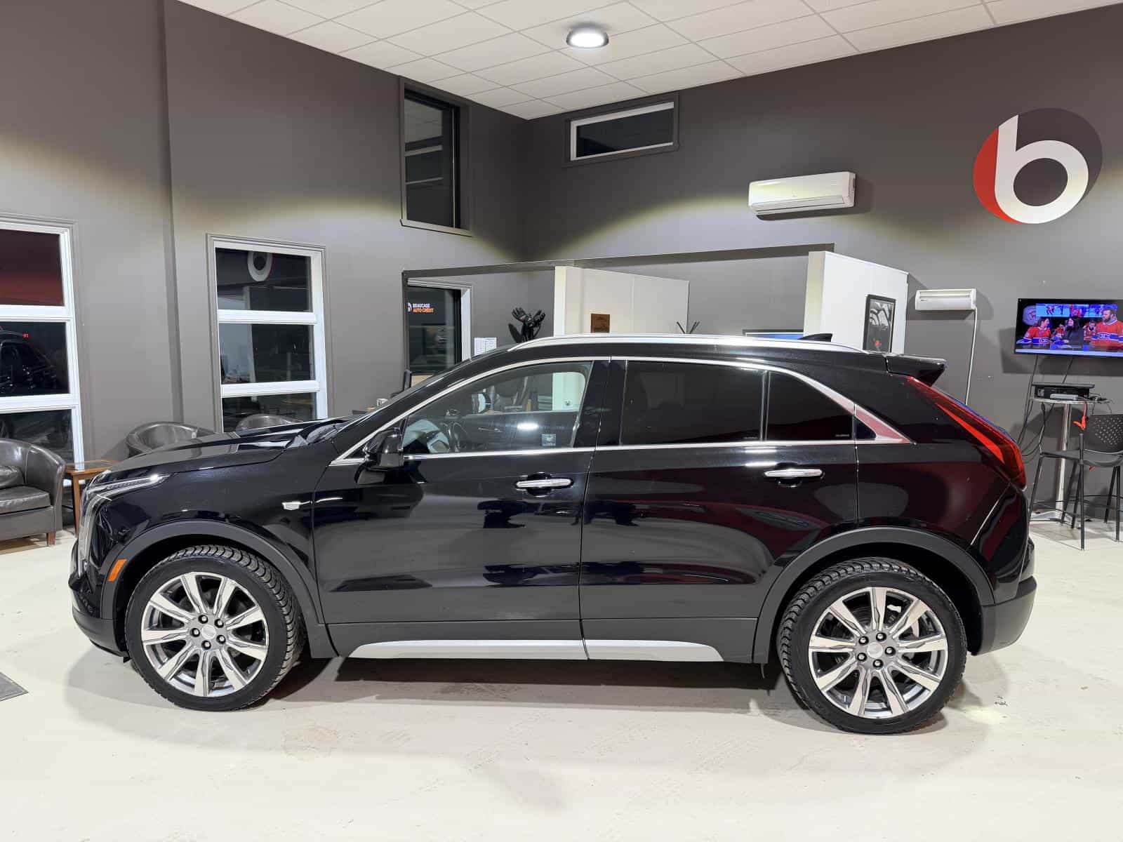 Image 3 Cadillac XT4 Premium Luxury 2019