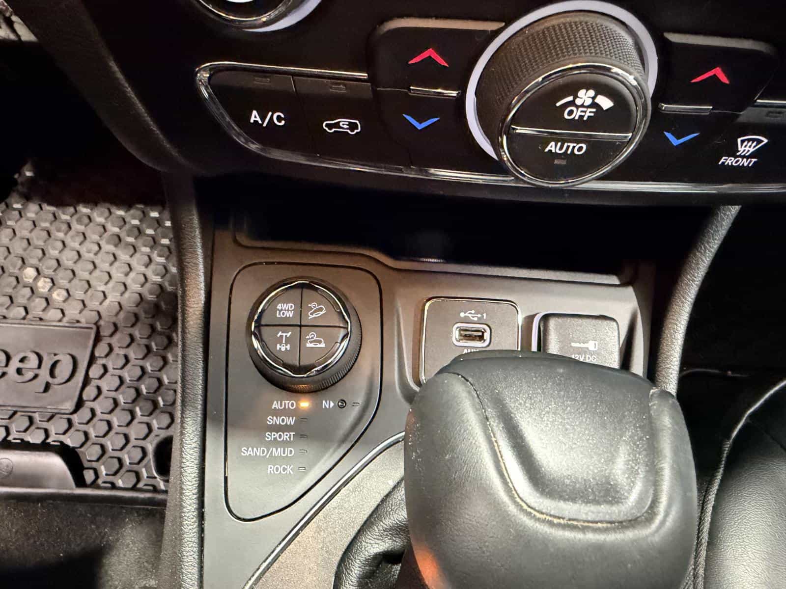 Image 29 Jeep Cherokee Trailhawk 2020