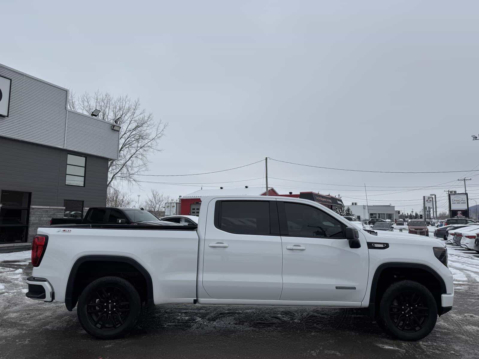 2024 GMC Sierra 1500 Elevation - Image 11
