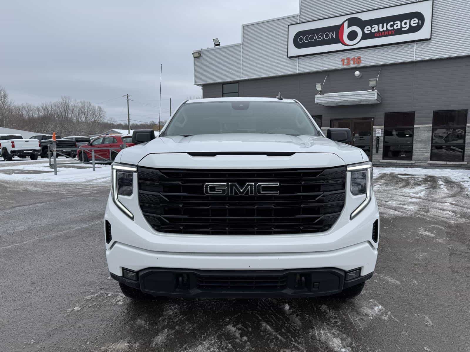 2024 GMC Sierra 1500 Elevation - Image 15