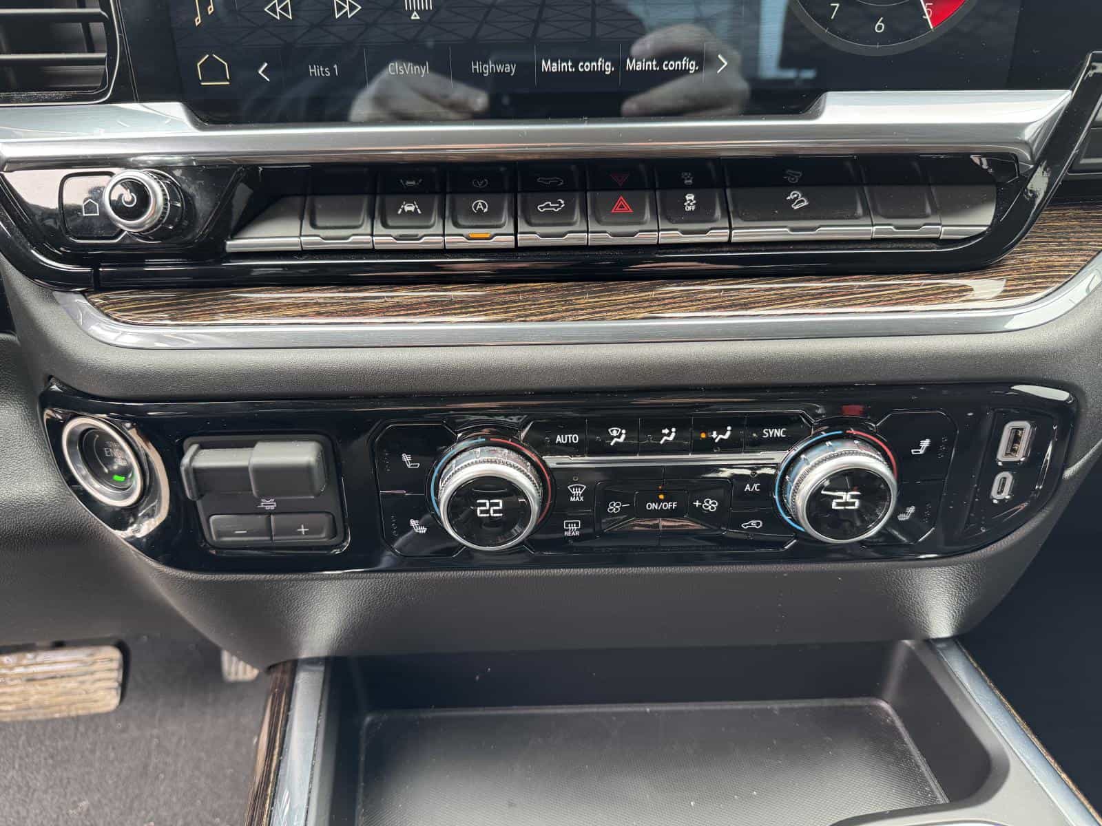 2024 GMC Sierra 1500 Elevation - Image 28