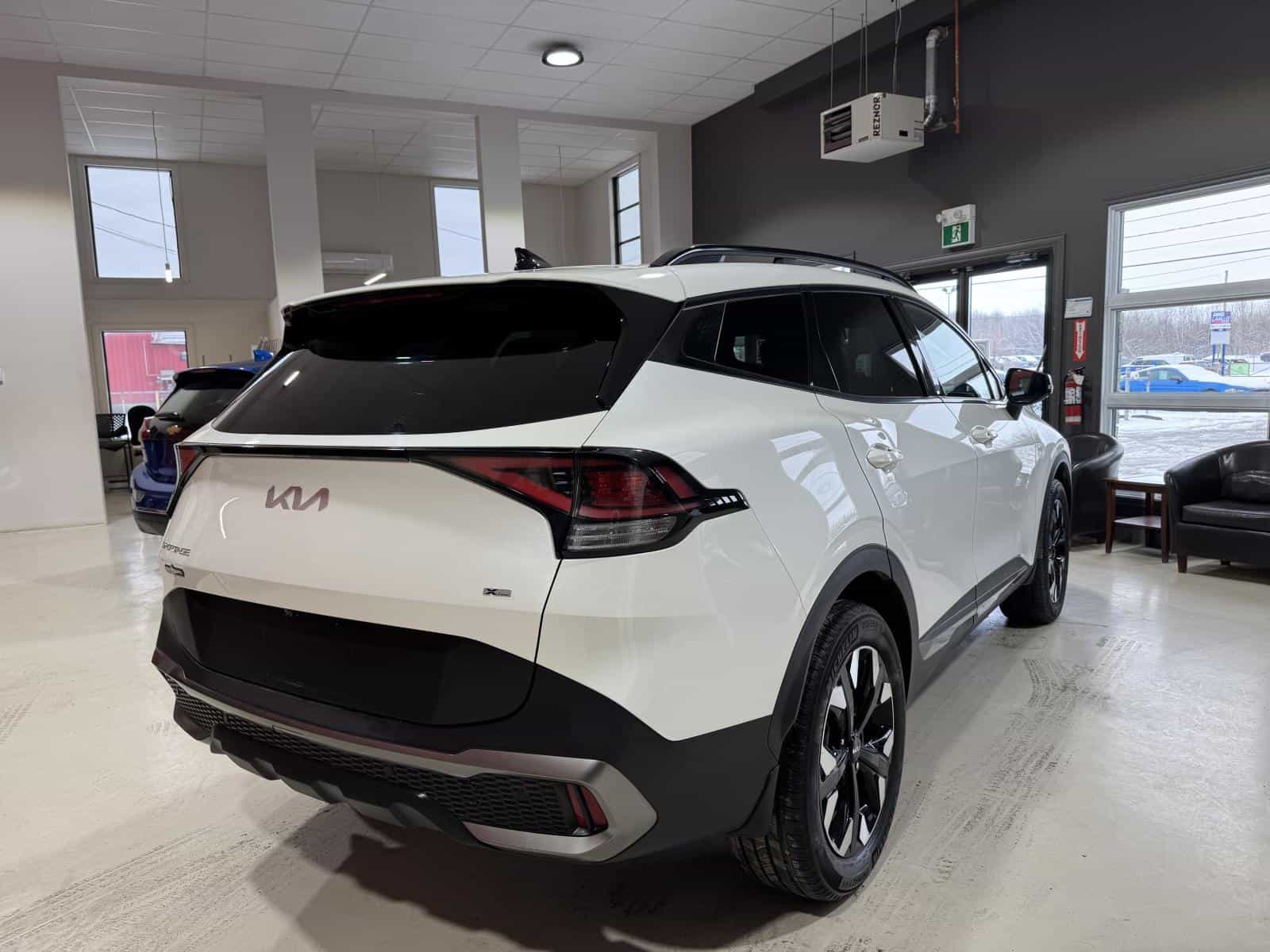 2023 Kia Sportage X-Line - Image 8