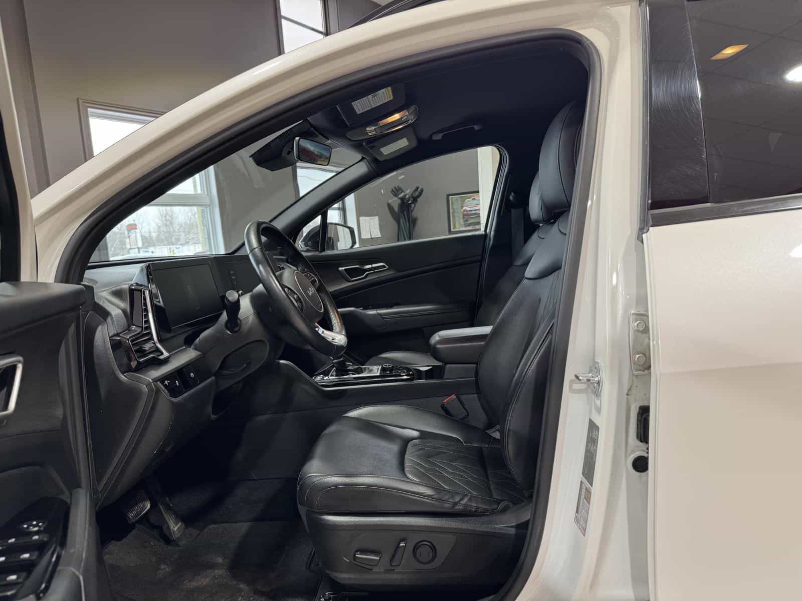 2023 Kia Sportage X-Line - Image 16