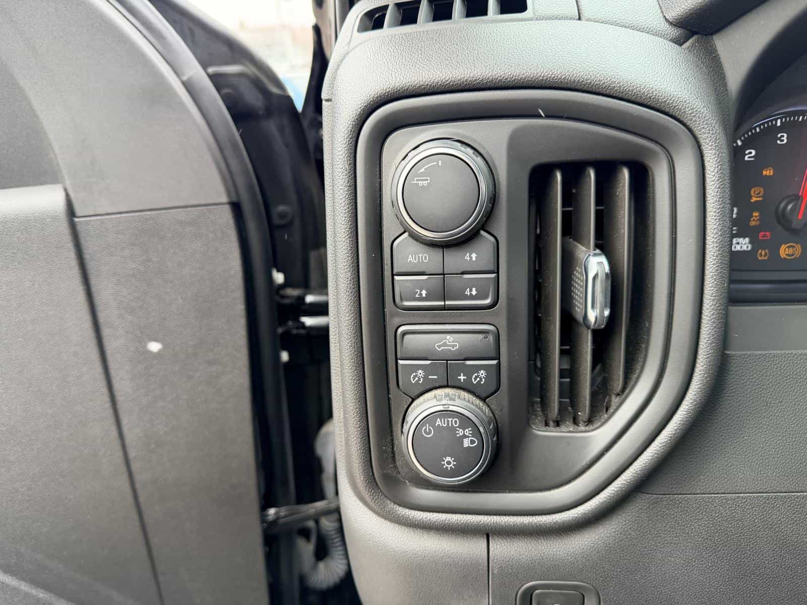 Image 18 Chevrolet Silverado 1500 Custom Trail Boss 2024