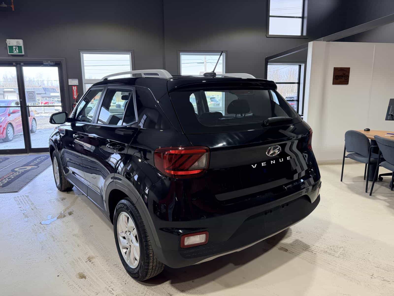 2023 Hyundai Venue Preferred - Image 4