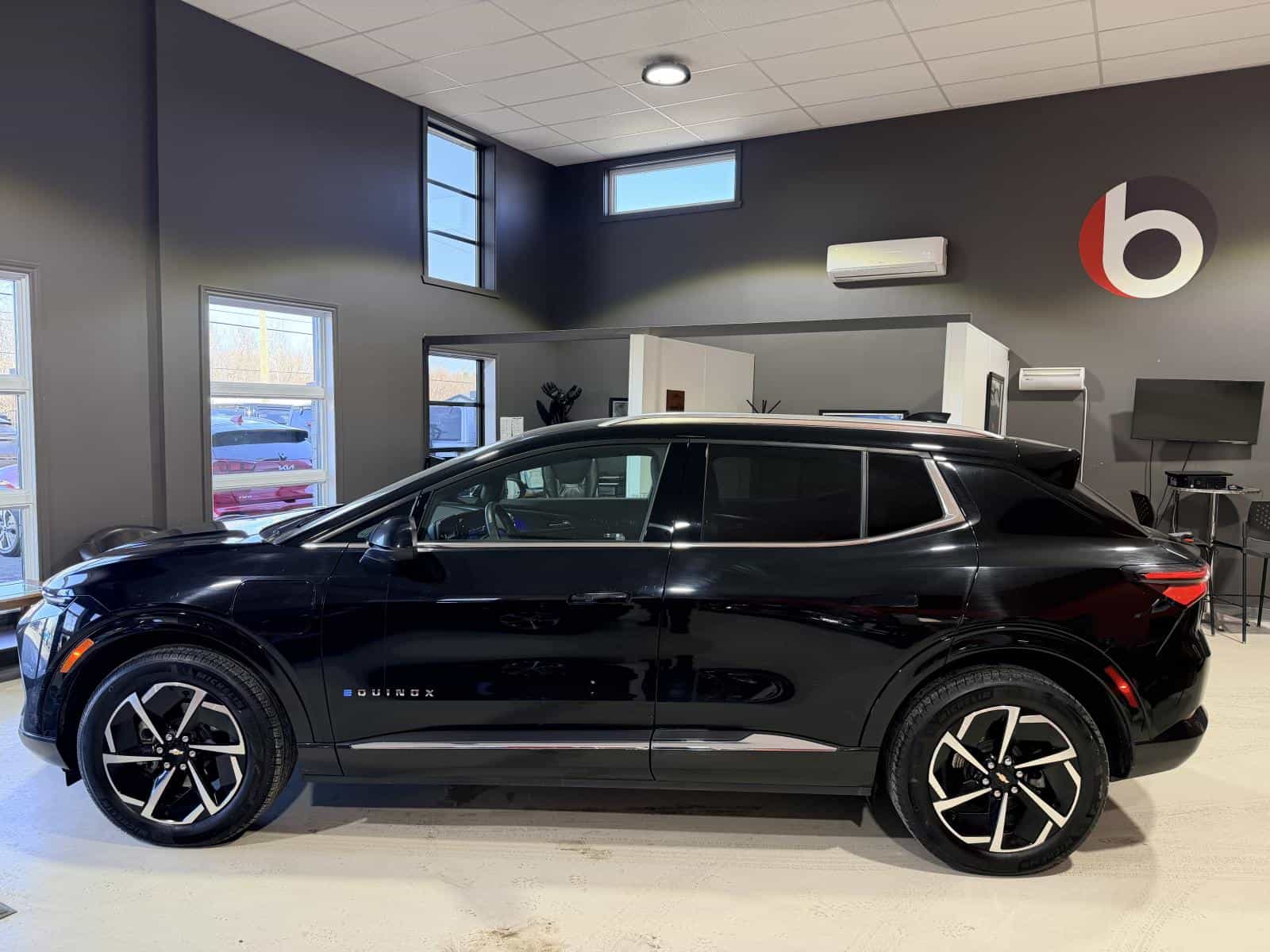 Image 3 Chevrolet Equinox EV 2LT 2024