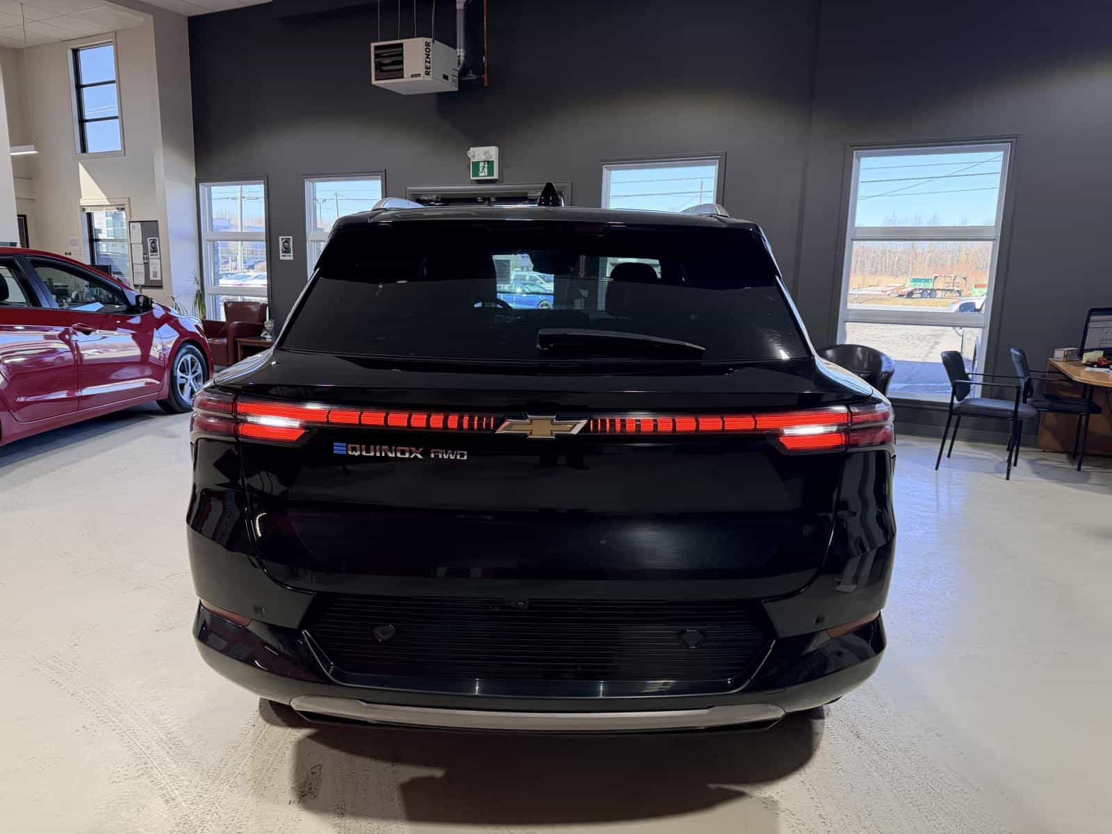 Image 5 Chevrolet Equinox EV 2LT 2024