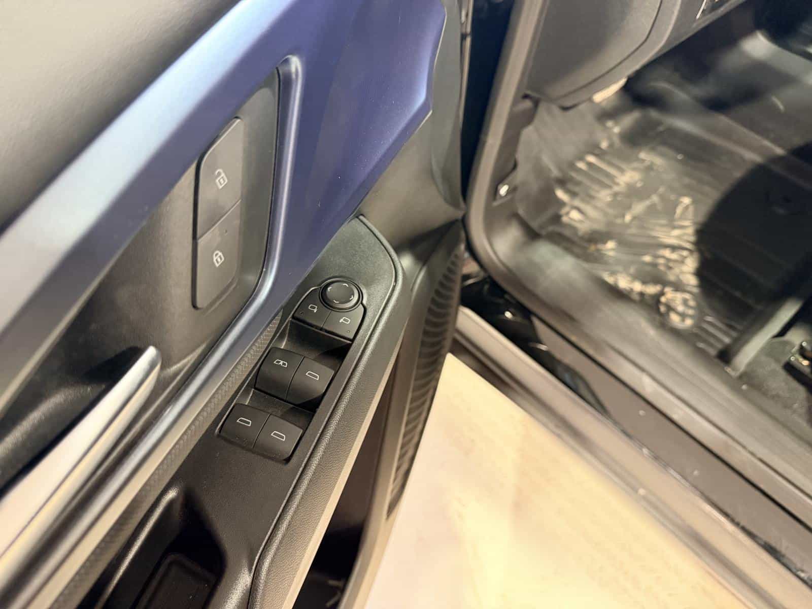 Image 17 Chevrolet Equinox EV 2LT 2024