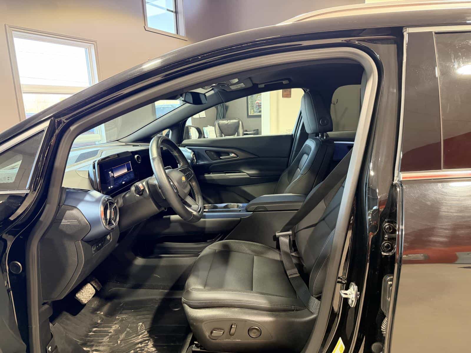 Image 16 Chevrolet Equinox EV 2LT 2024