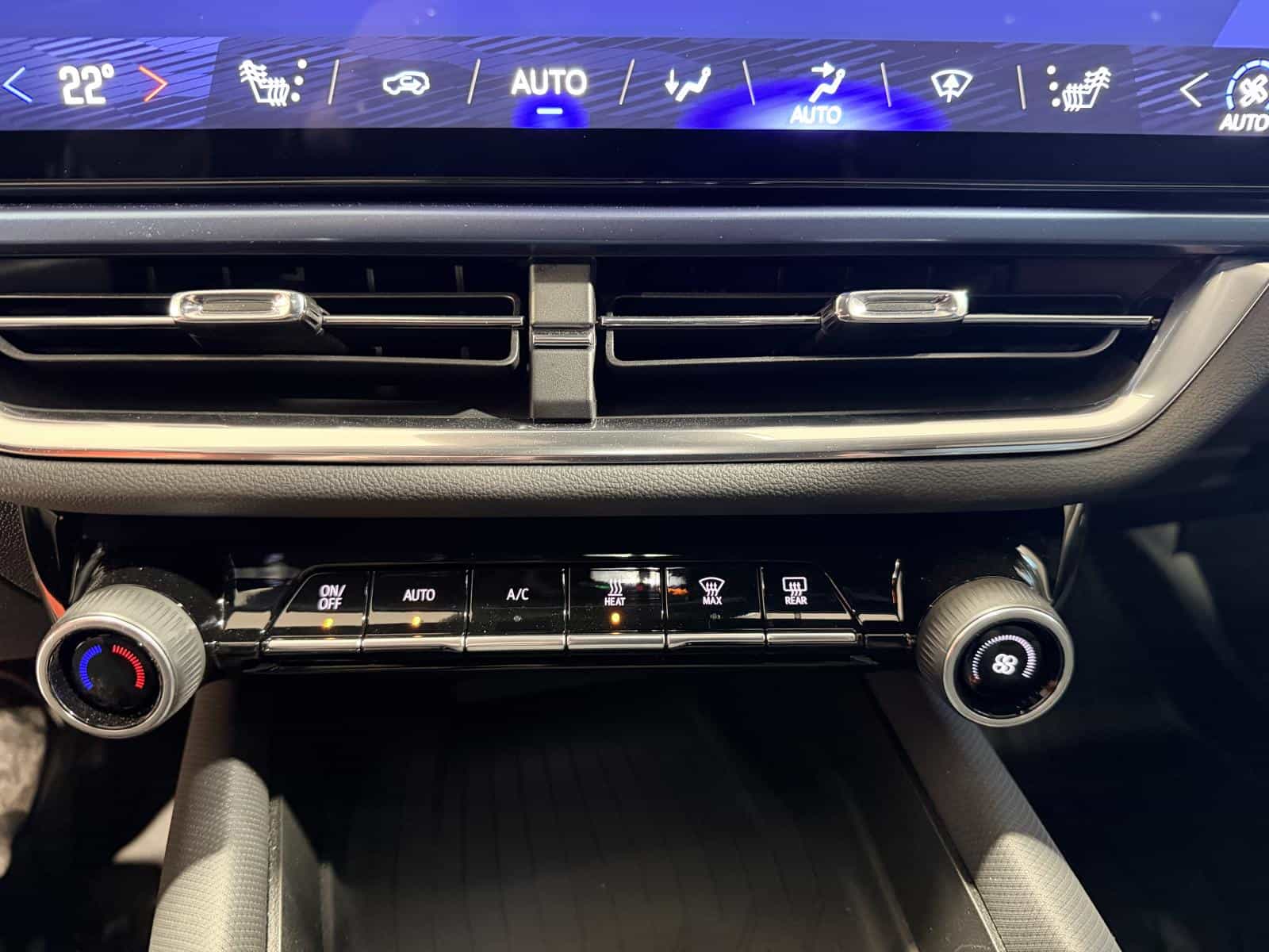 Image 27 Chevrolet Equinox EV 2LT 2024