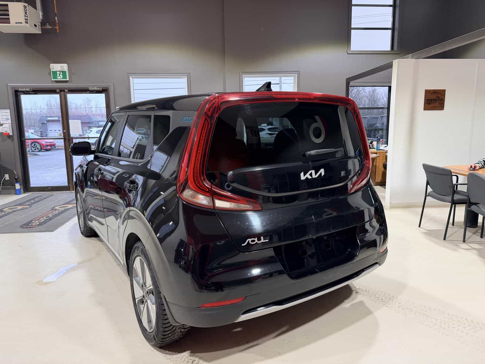 Image 4 Kia Soul EV Limited 2022