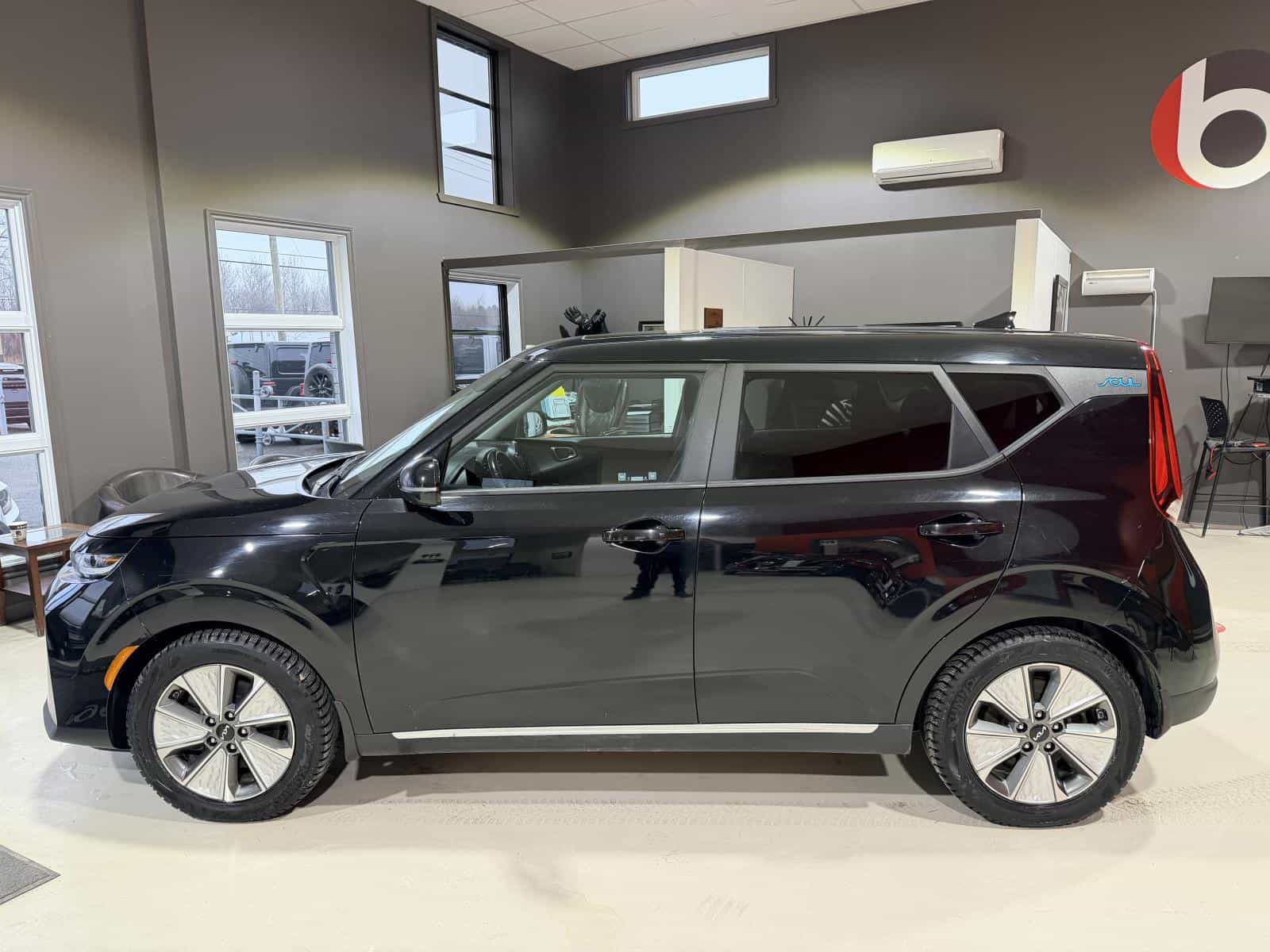 Image 3 Kia Soul EV Limited 2022
