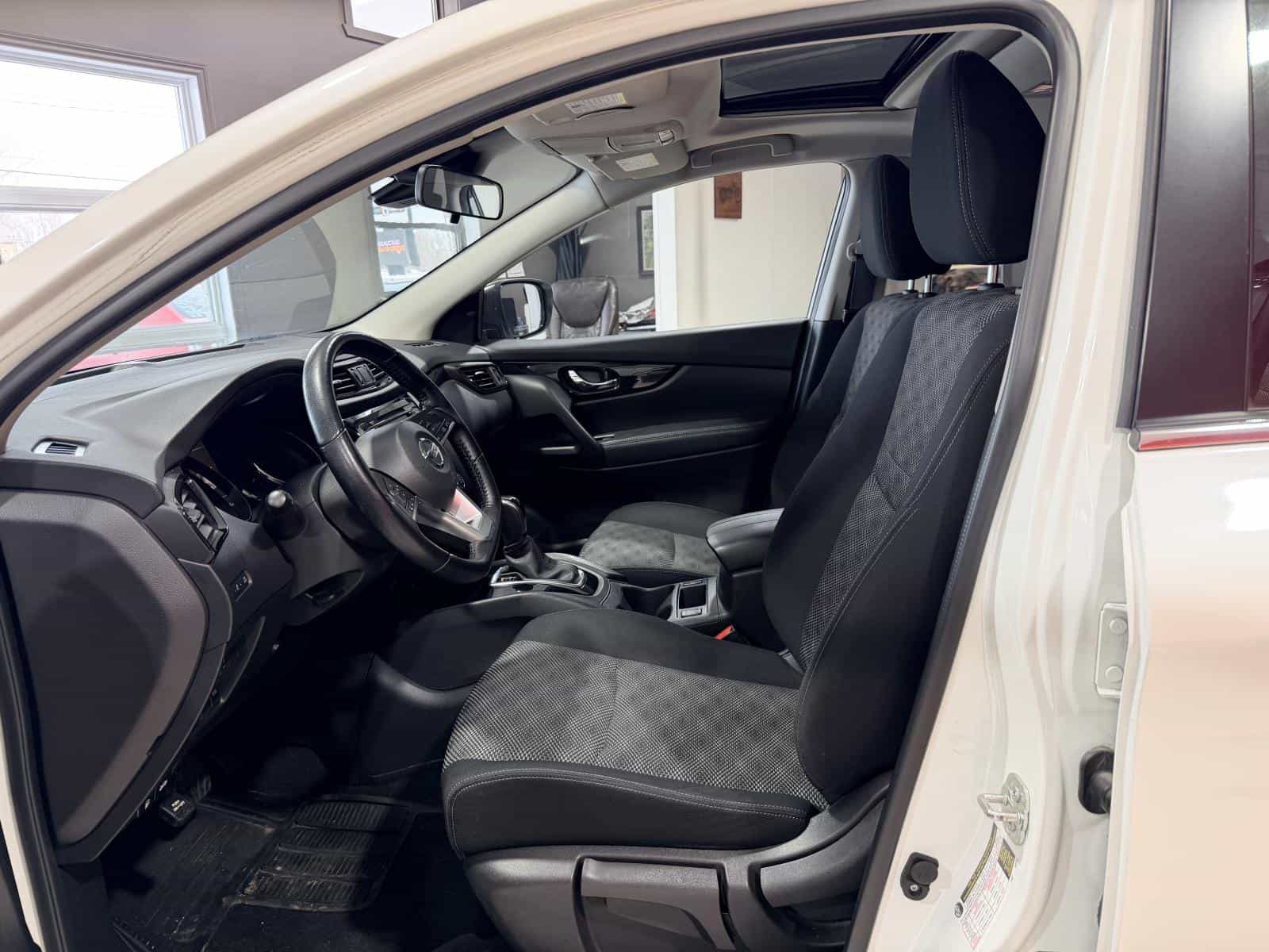 Image 12 Nissan Qashqai SV 2020