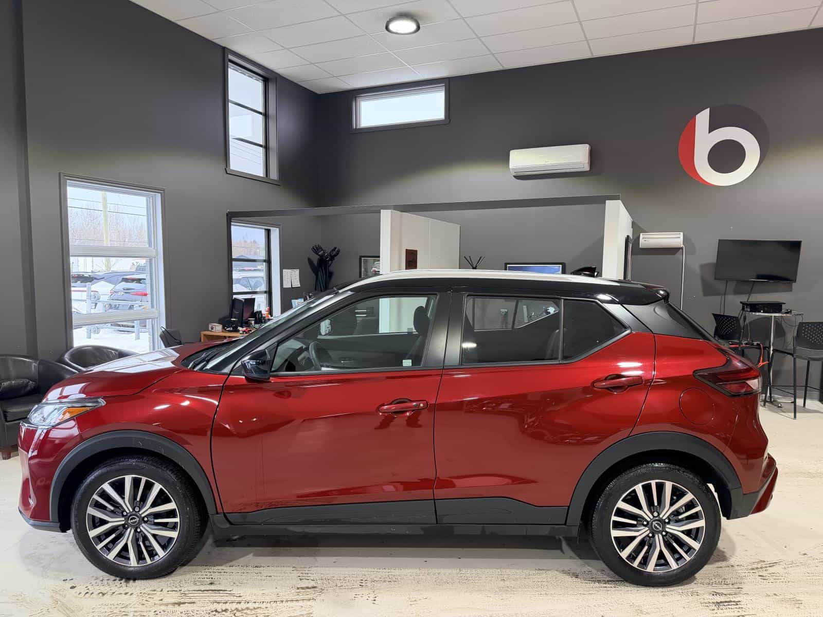 2024 Nissan Kicks SV - Image 3