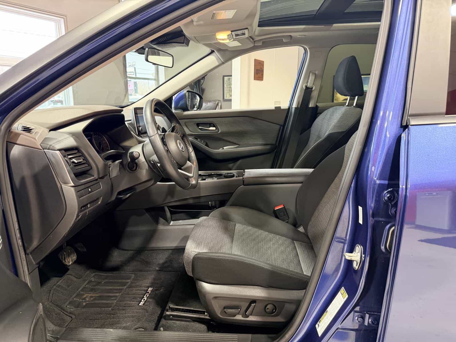 Image 15 Nissan Rogue SV Moonroof 2023