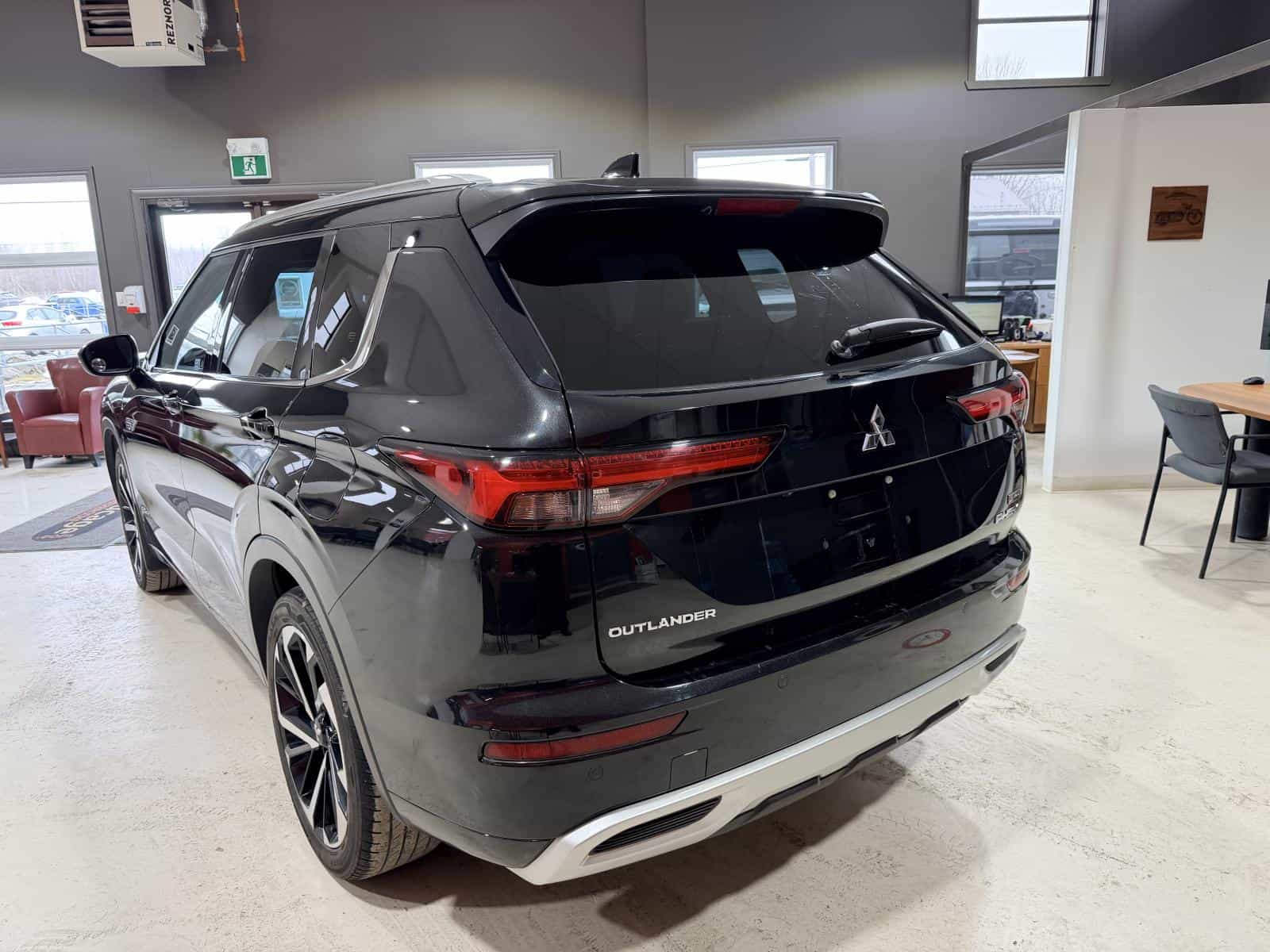 Image 4 Mitsubishi Outlander GT 2023