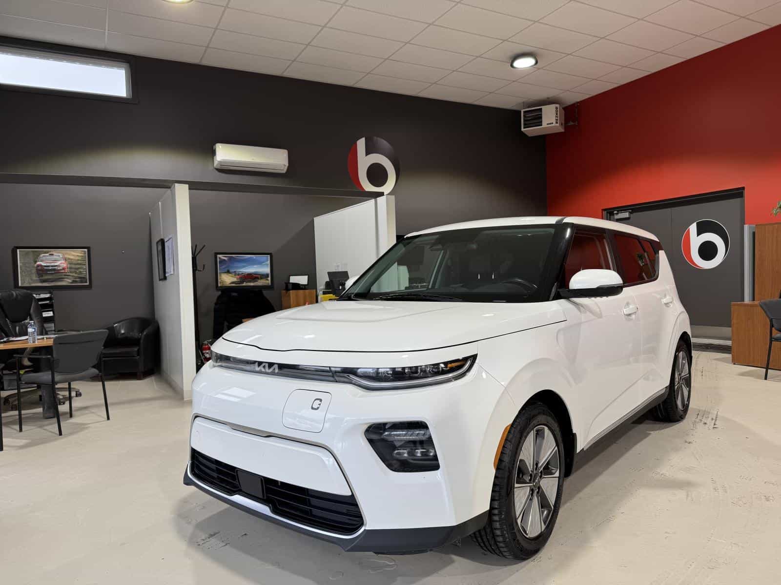 2023 Kia Soul EV Limited - Image 1