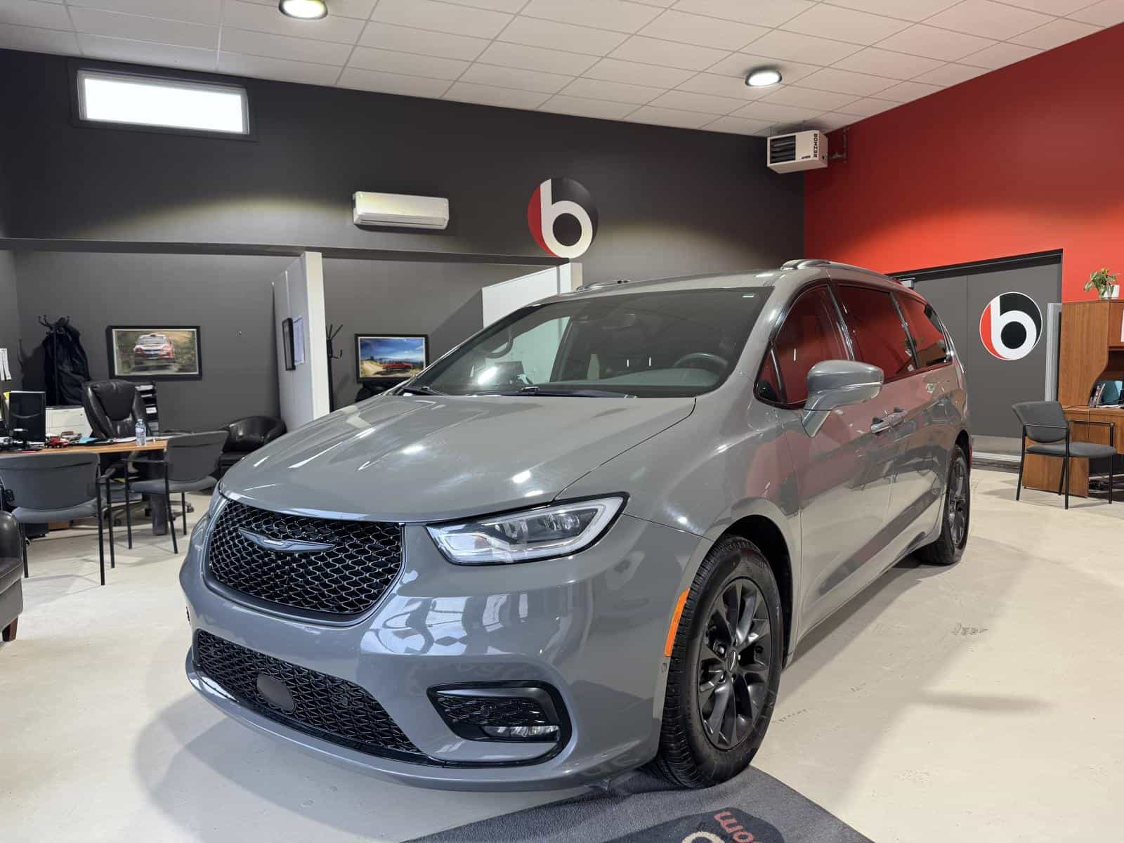 Image 1 Chrysler Pacifica Touring L 2022