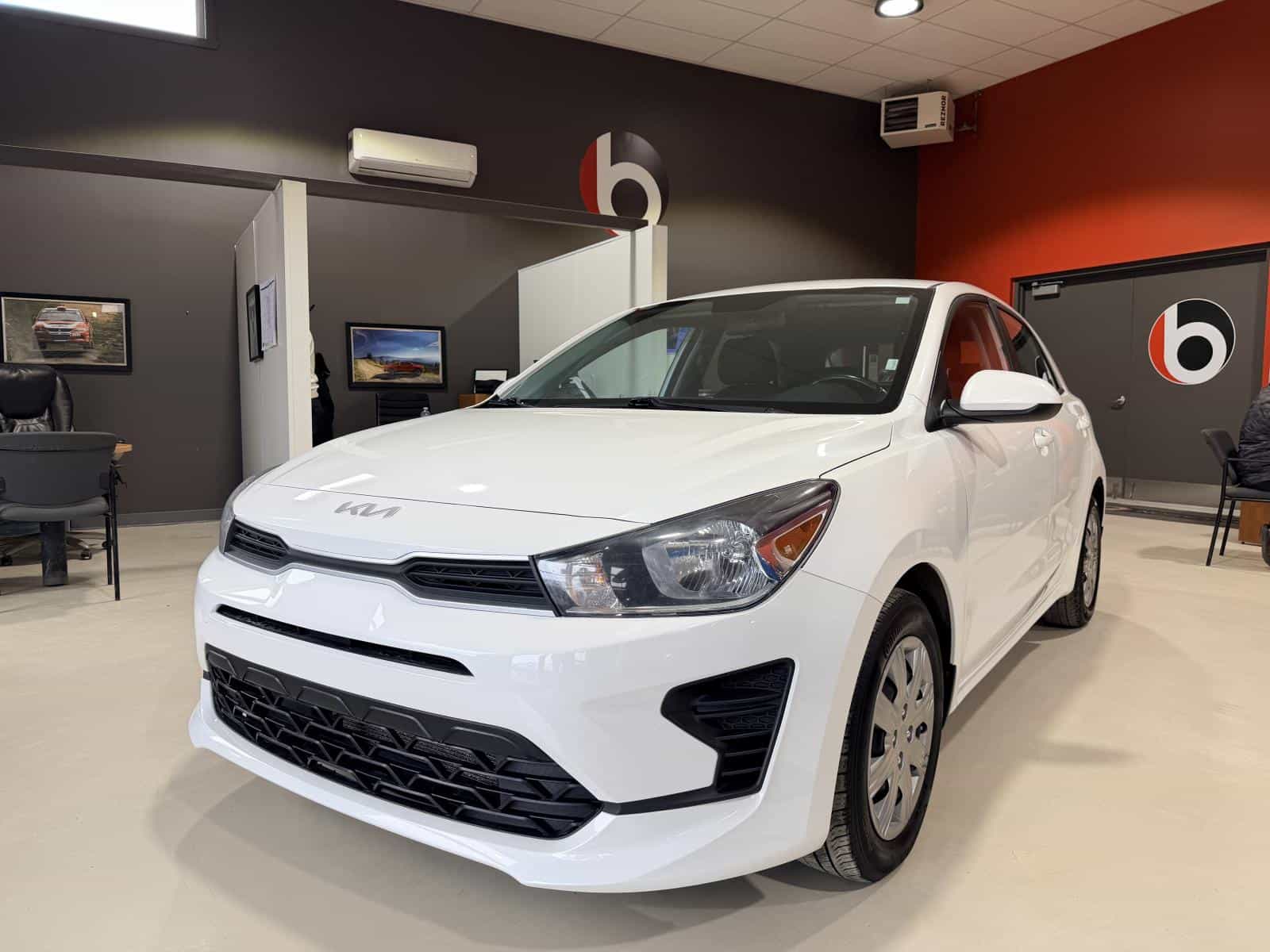 2022 Kia Rio 5-door - Image 1