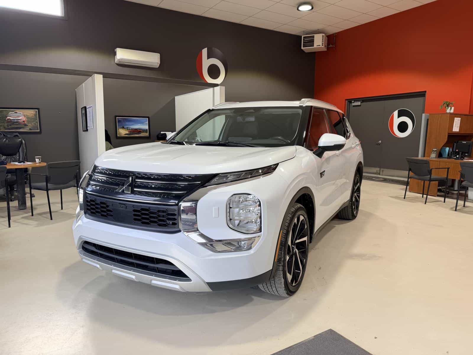 Image 1 Mitsubishi Outlander GT PHEV 2025