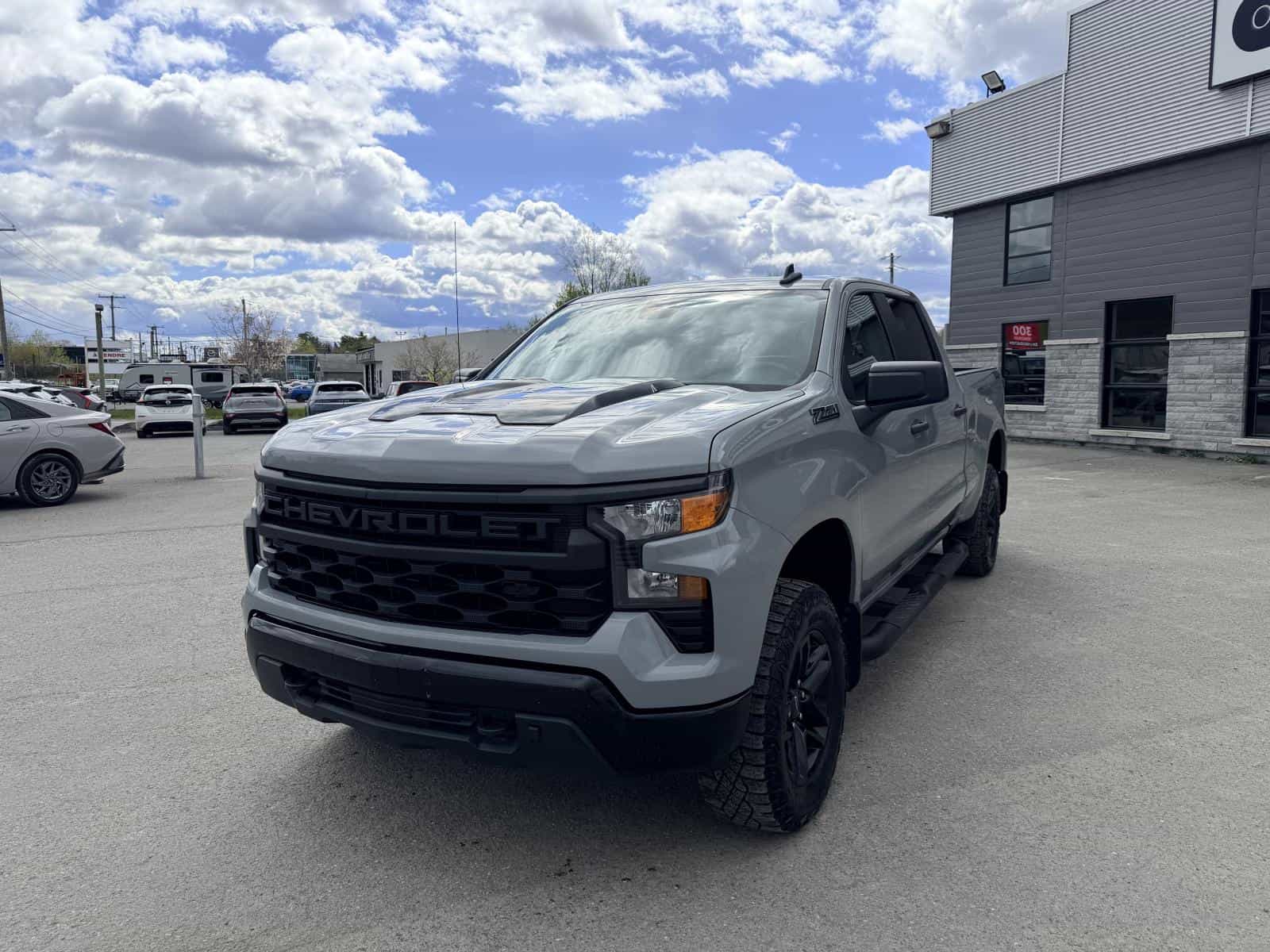 2024 Chevrolet Silverado 1500 Custom Trail Boss - Image 1