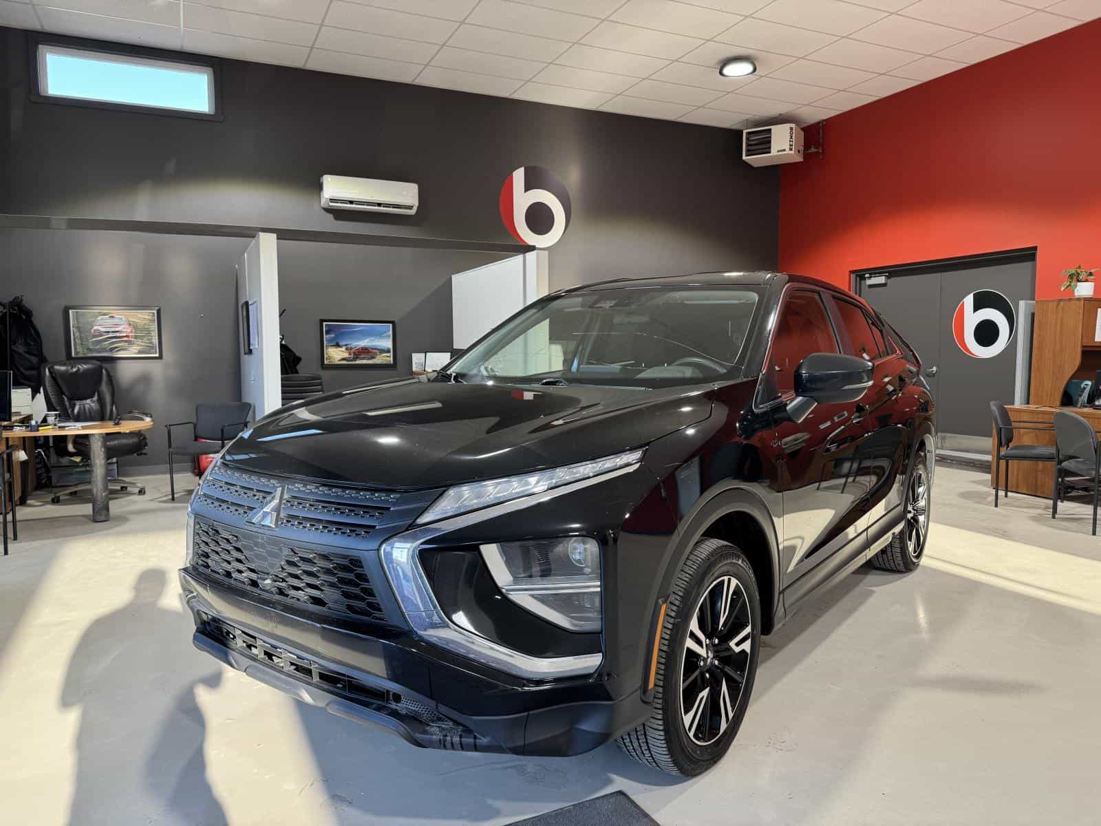 2023 Mitsubishi Eclipse Cross ES - Image 1